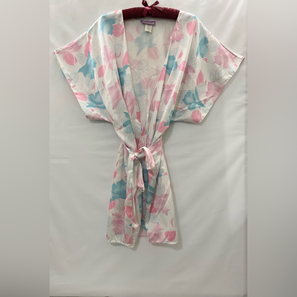 Vintage Pink, white & blue floral print robe